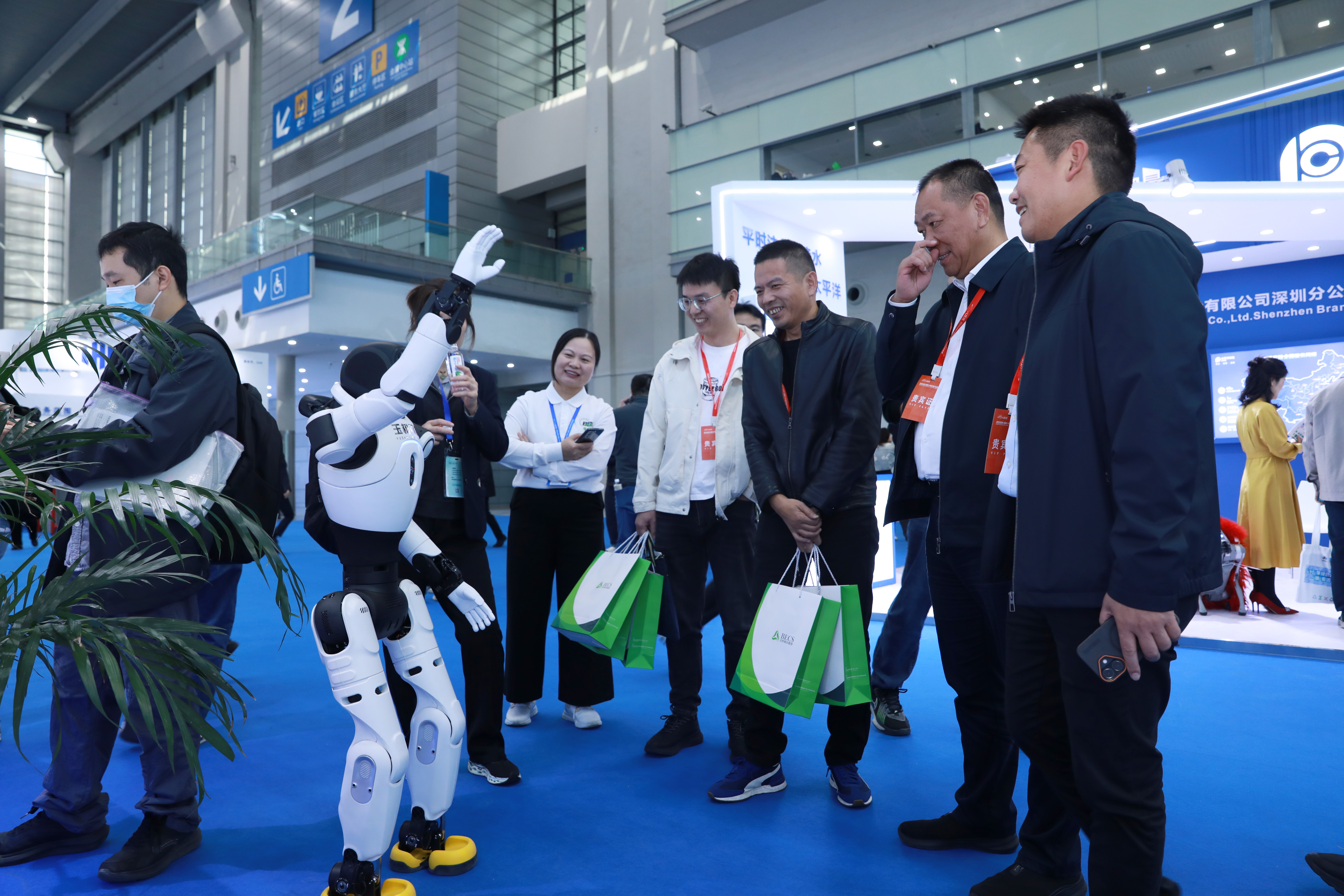 玉树智能闪耀2025深圳市容环境产业博览会，引领智慧城市发展新风向