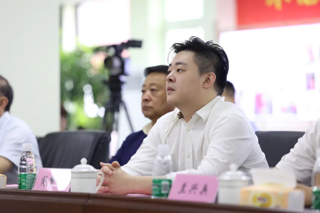 “以雪为令齐上阵 破冰除雪保畅通”——玉禾田冬季除冰运雪现场经验交流大会圆满召开 “以雪为令齐上阵 破冰除雪保畅通”——玉禾田冬季除冰运雪现场经验交流大会圆满召开