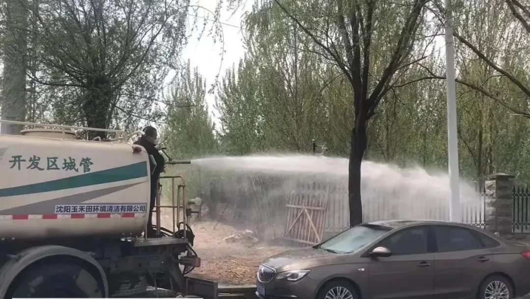 环卫员工路遇着火 环卫+消防模式助力处置火情