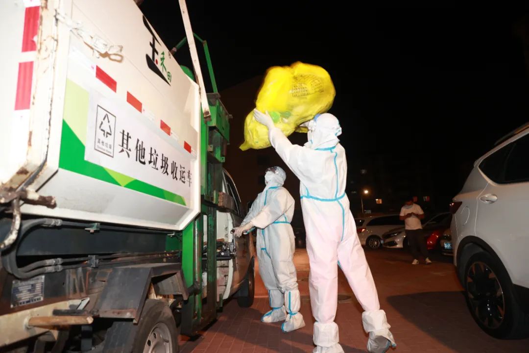 夜空中最亮的“星” ,战“疫”中的幕后英雄 夜空中最亮的“星” ,战“疫”中的幕后英雄