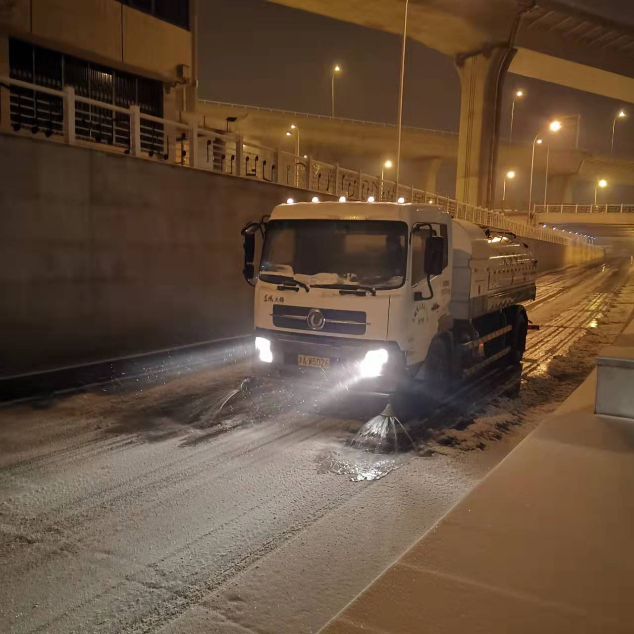 【天津红桥】迎暴雪玉禾田“虎力”全开,连夜奋战奏响“畅通序曲” 【天津红桥】迎暴雪玉禾田“虎力”全开,连夜奋战奏响“畅通序曲”