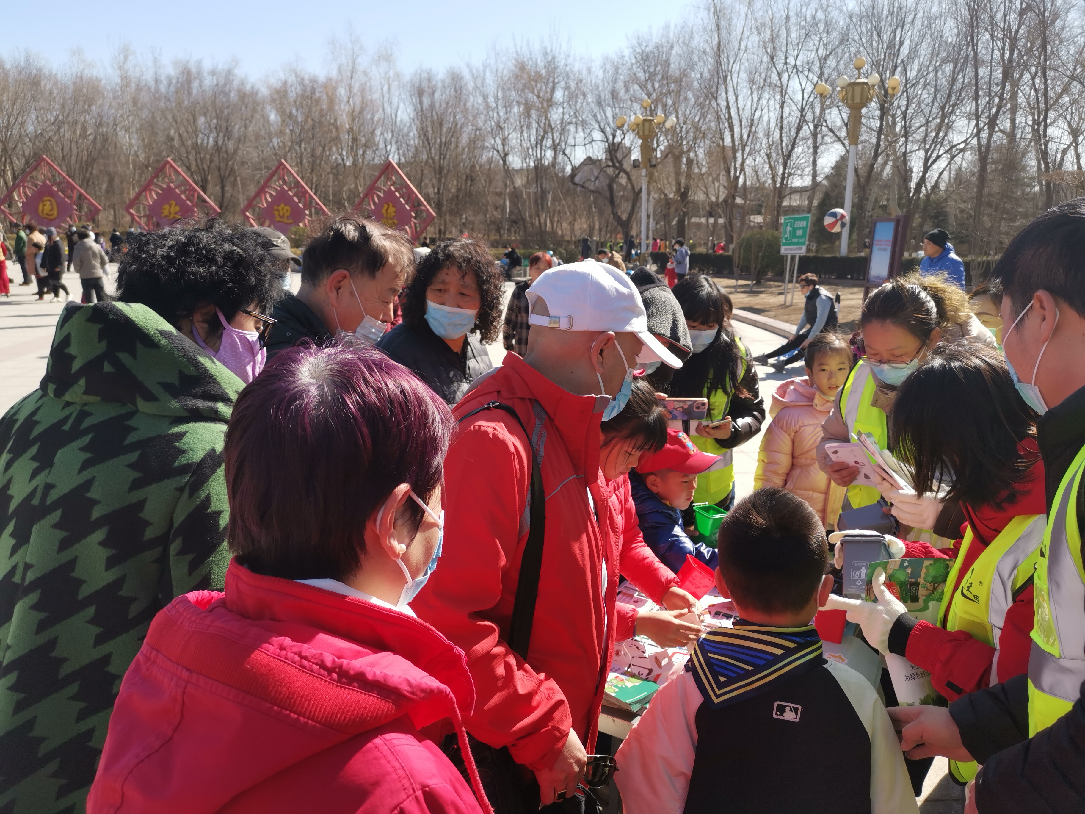 【天津红桥】学雷锋纪念日开展垃圾分类宣传引导活动
