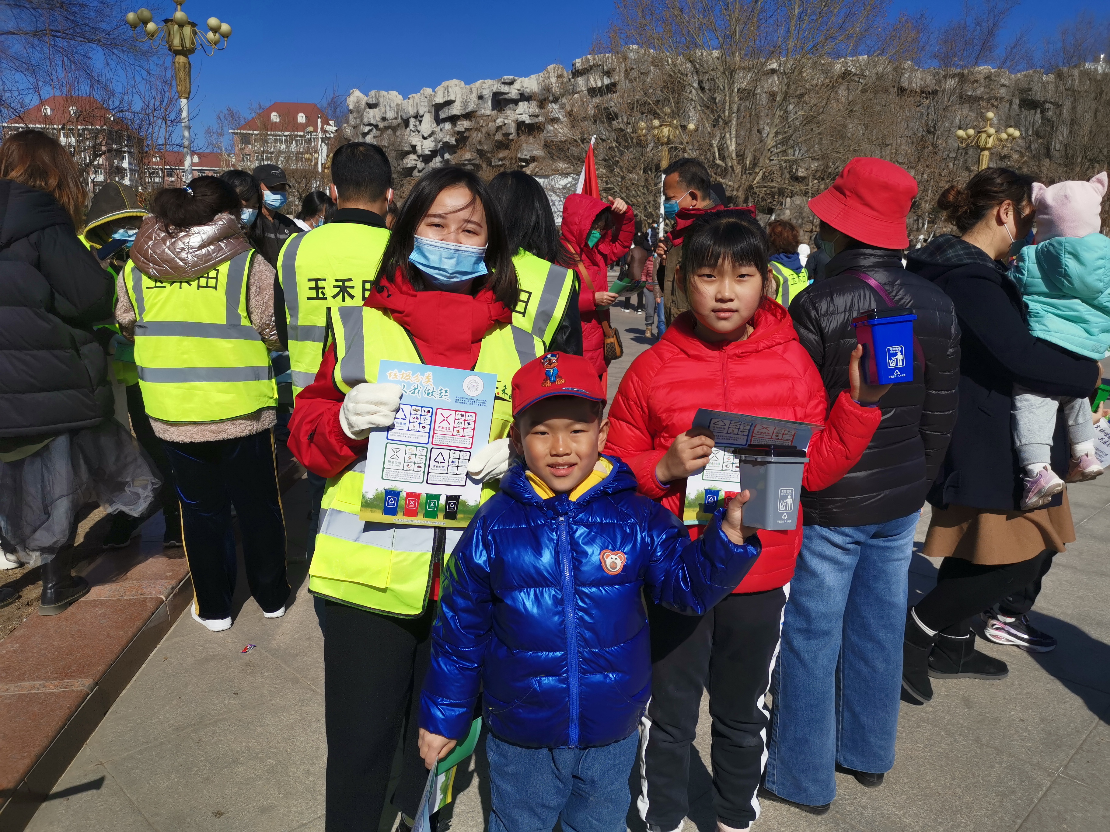 【天津红桥】学雷锋纪念日开展垃圾分类宣传引导活动
