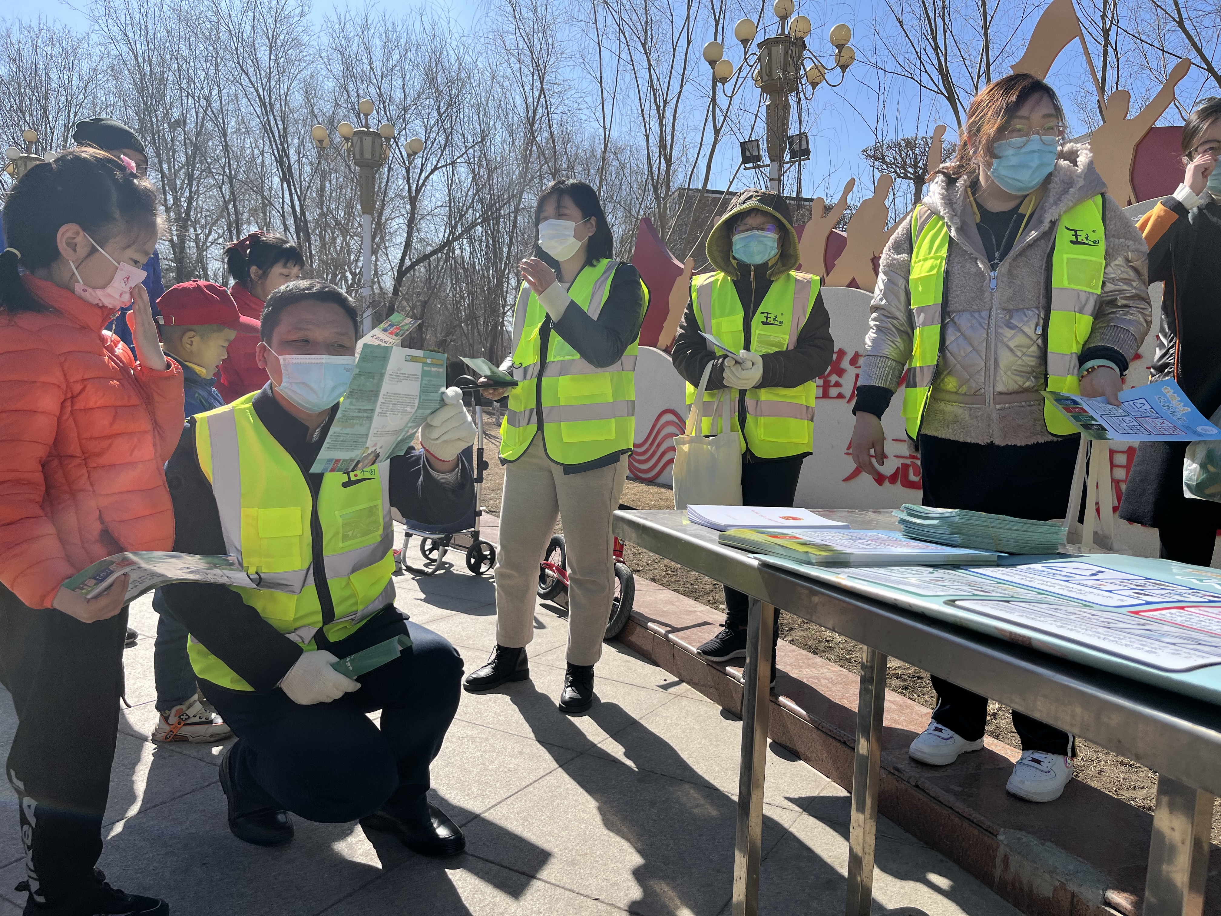 【天津红桥】学雷锋纪念日开展垃圾分类宣传引导活动