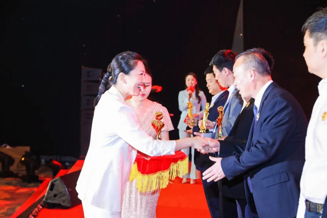 六五新征程·数智引未来丨玉禾田集团隆重举行上市三周年庆典系列活动 六五新征程·数智引未来丨玉禾田集团隆重举行上市三周年庆典系列活动