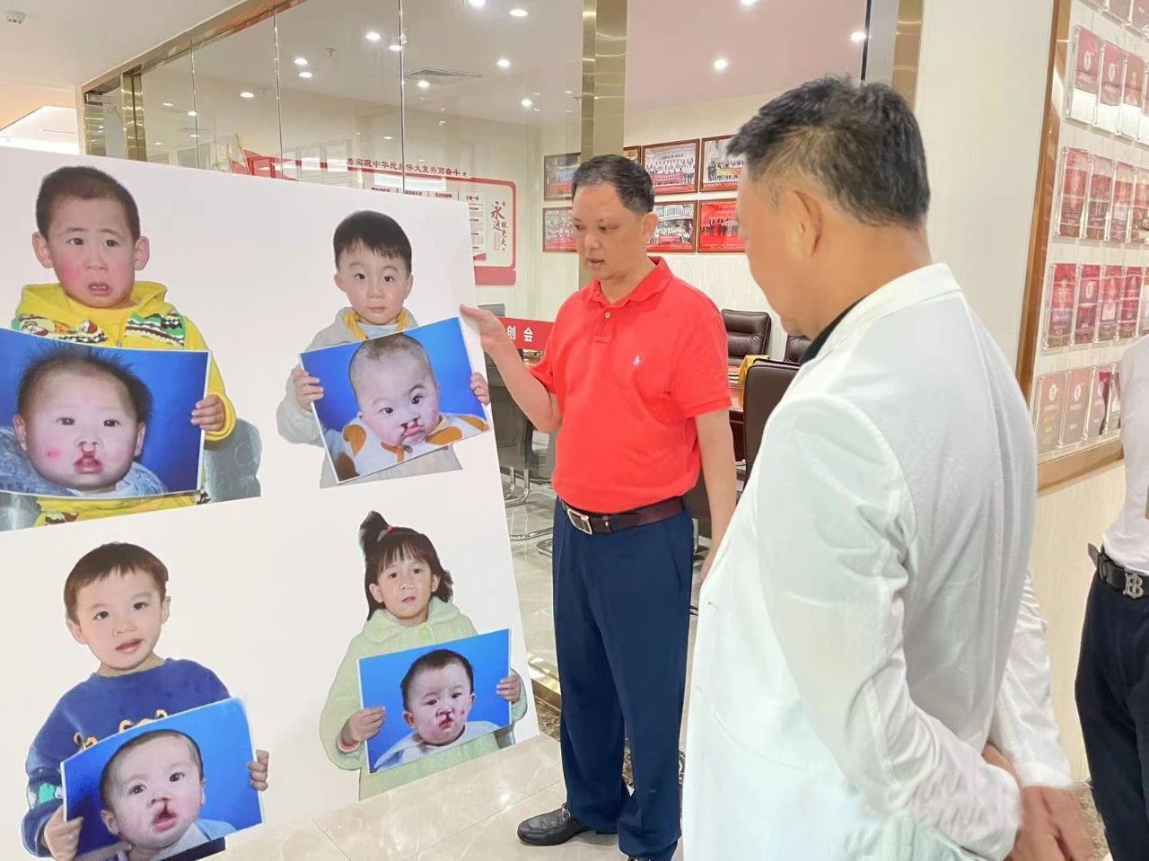 玉禾田集团董事长周平向微笑娃娃慈善基金会捐款200万元 玉禾田集团董事长周平向微笑娃娃慈善基金会捐款200万元