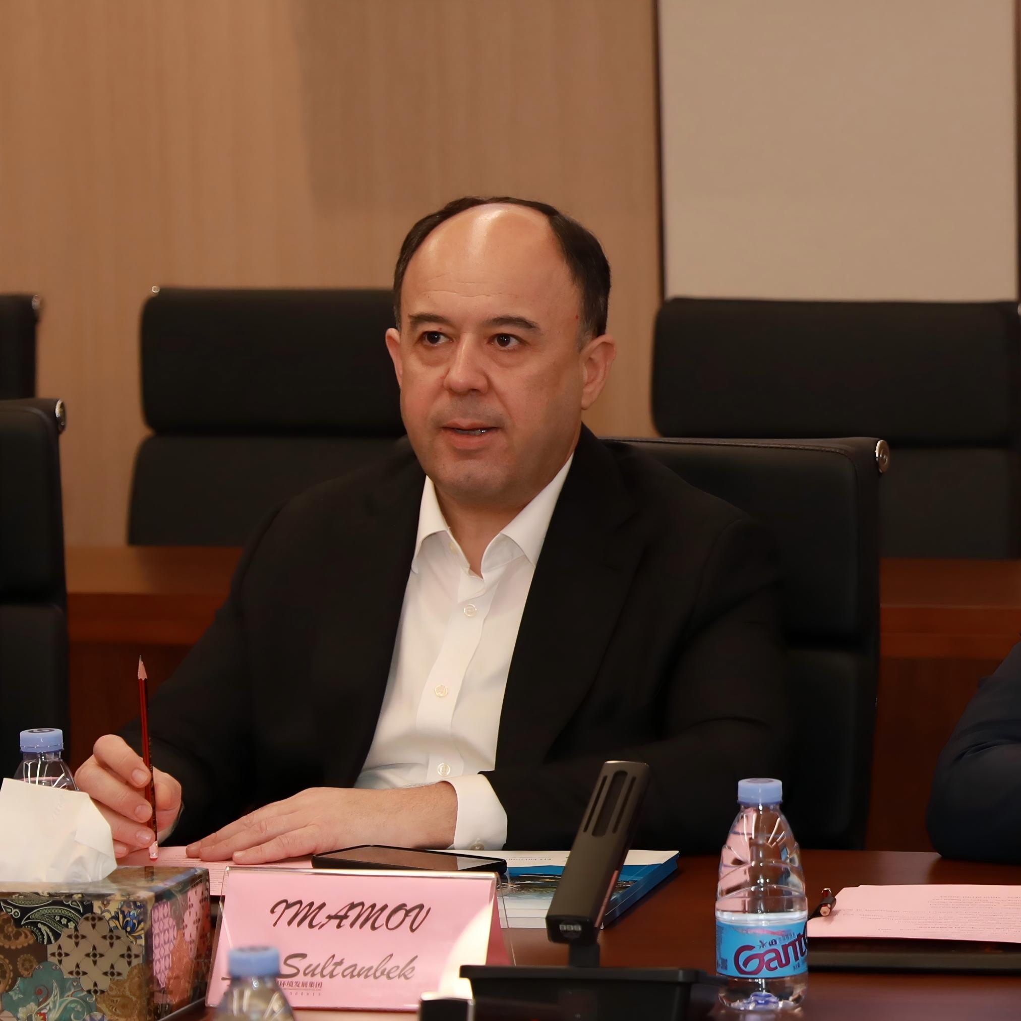 乌兹别克斯坦布哈拉州政府代表团到访玉禾田集团 共拓智慧城市服务合作新空间