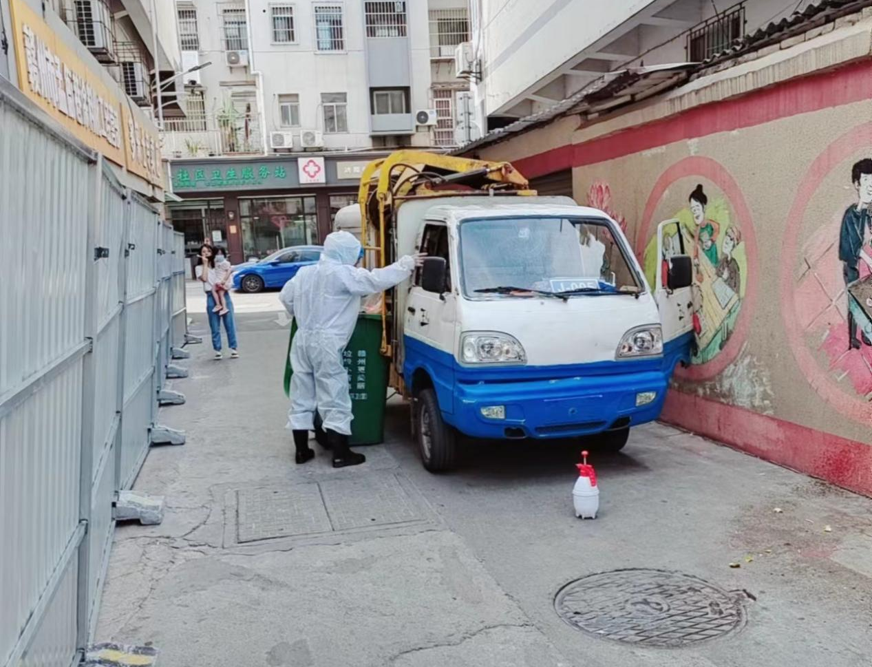 “疫”不容辞深入疫区 筑牢疫情防控屏障